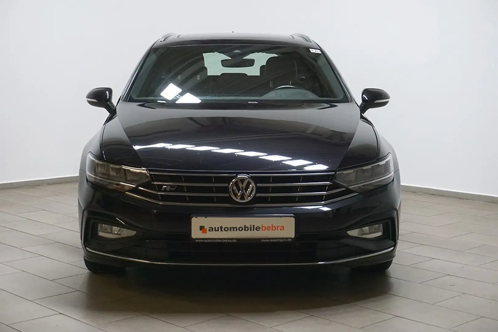 Volkswagen Passat 2.0TDI DSG 2xR-Line Business 4M AHK Pano Schwarz - 2