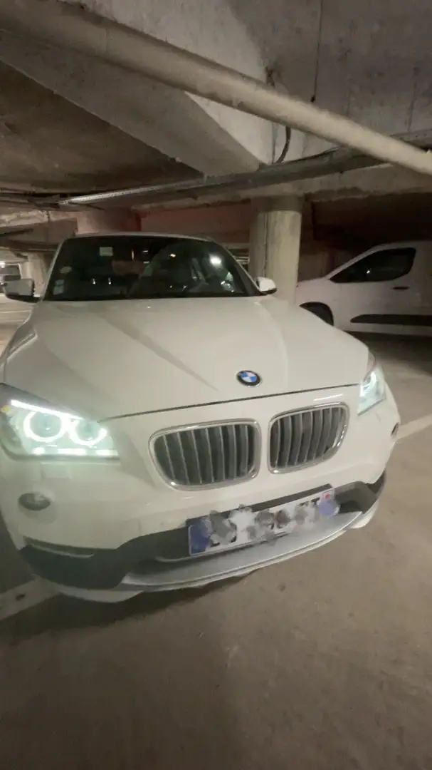 BMW X1 sDrive 18d 143 ch Business A Blanc - 1