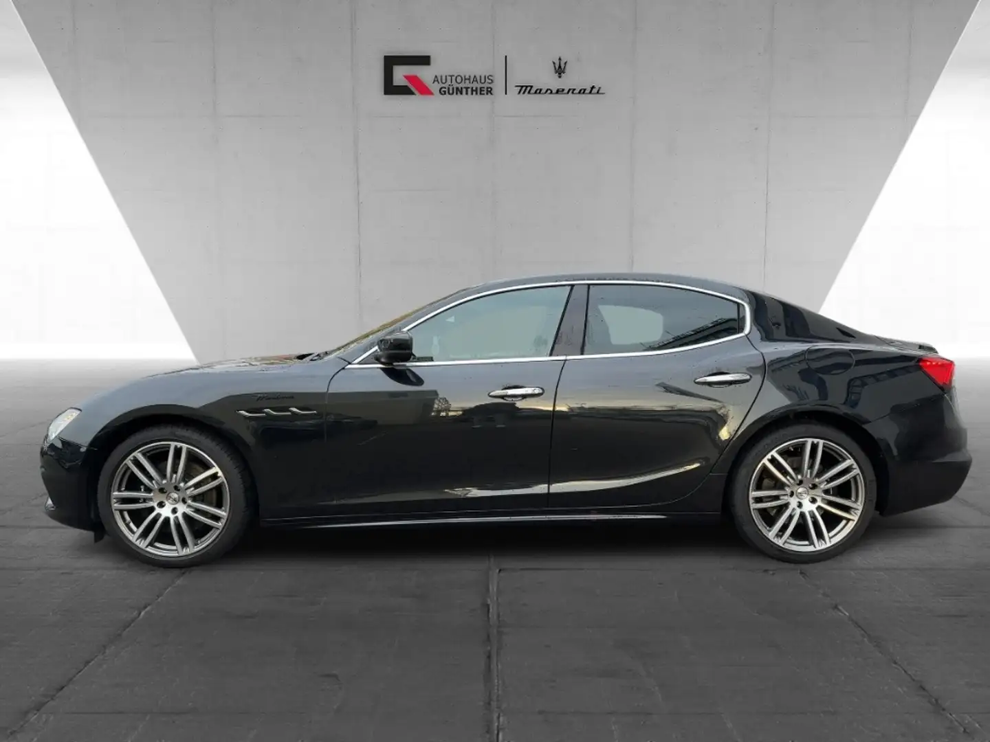 Maserati Ghibli MODENA MY22 V6 BT 350PS -360-Schiebedach Nero - 2