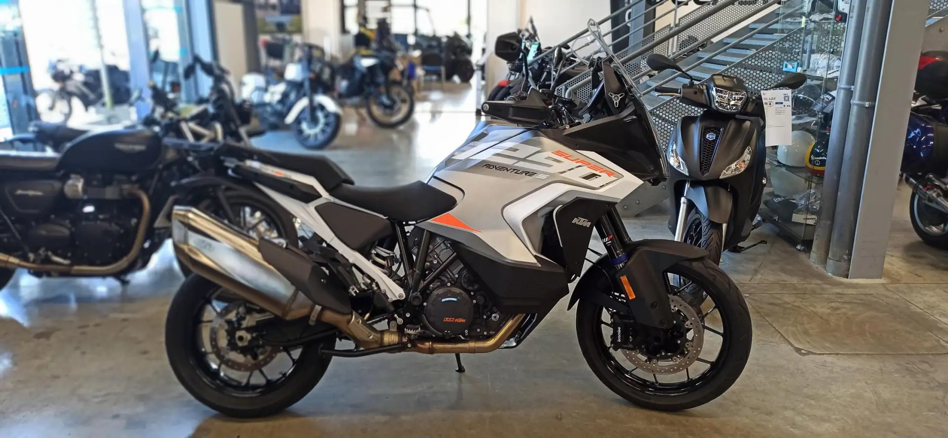 KTM 1290 Super Adventure Šedá - 2