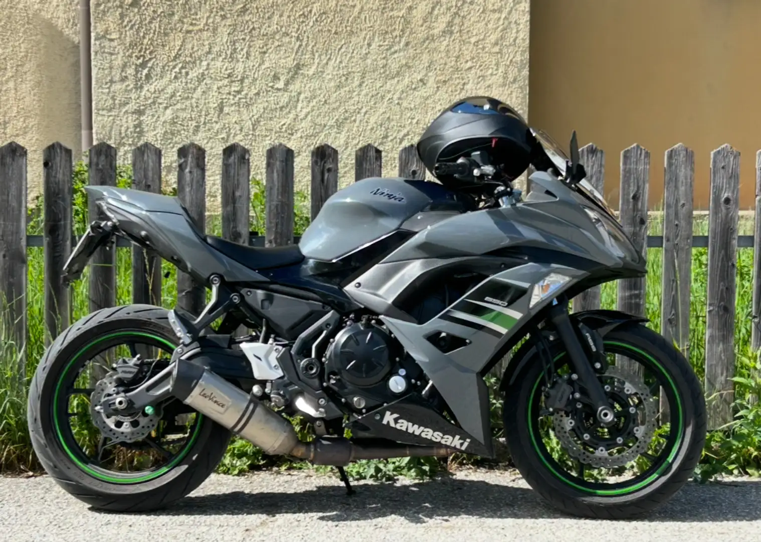 Kawasaki Ninja 650 - 2