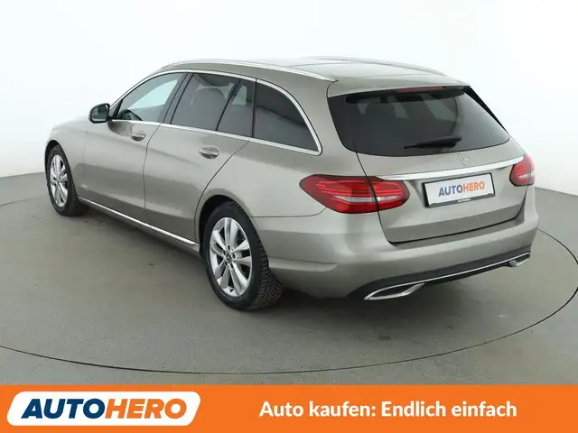 Mercedes-Benz C-Class view 4
