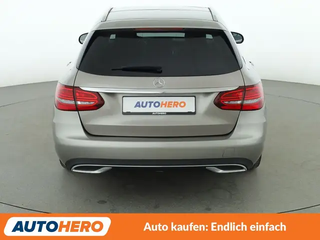 Mercedes-Benz C-Class view 5