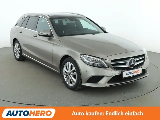 Mercedes-Benz C-Class view 8