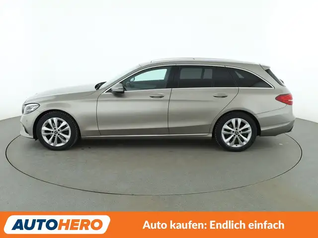 Mercedes-Benz C-Class view 3