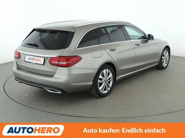 Mercedes-Benz C-Class view 6