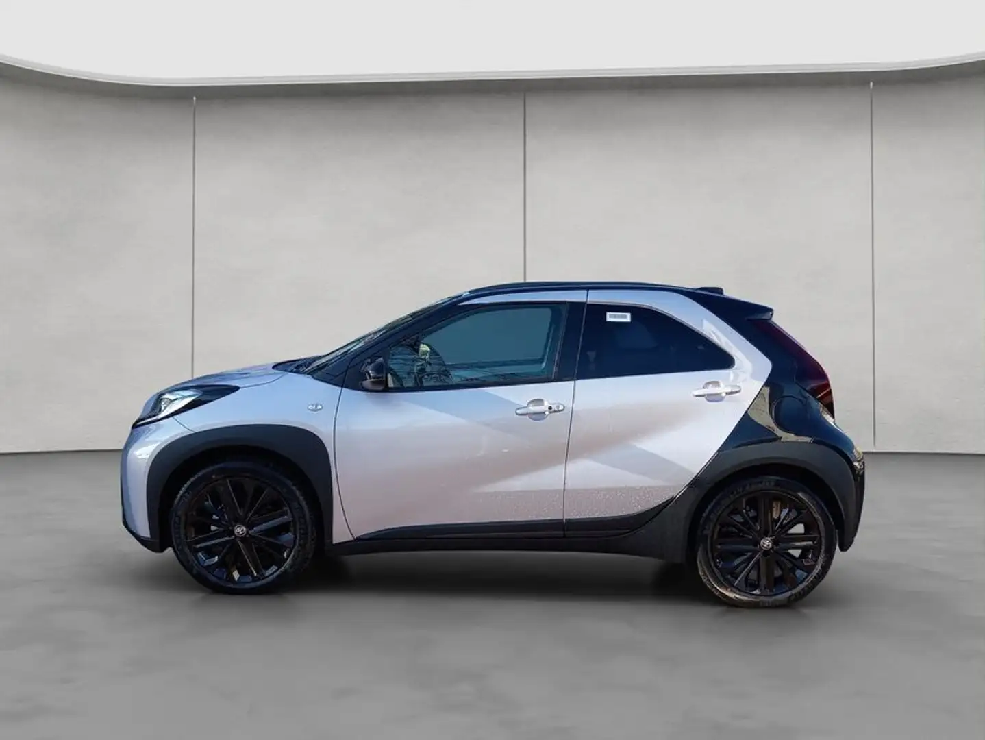 Toyota Aygo X X S-CVT JBL 53 kW, 5-türig Vohrführwagen Silber - 2