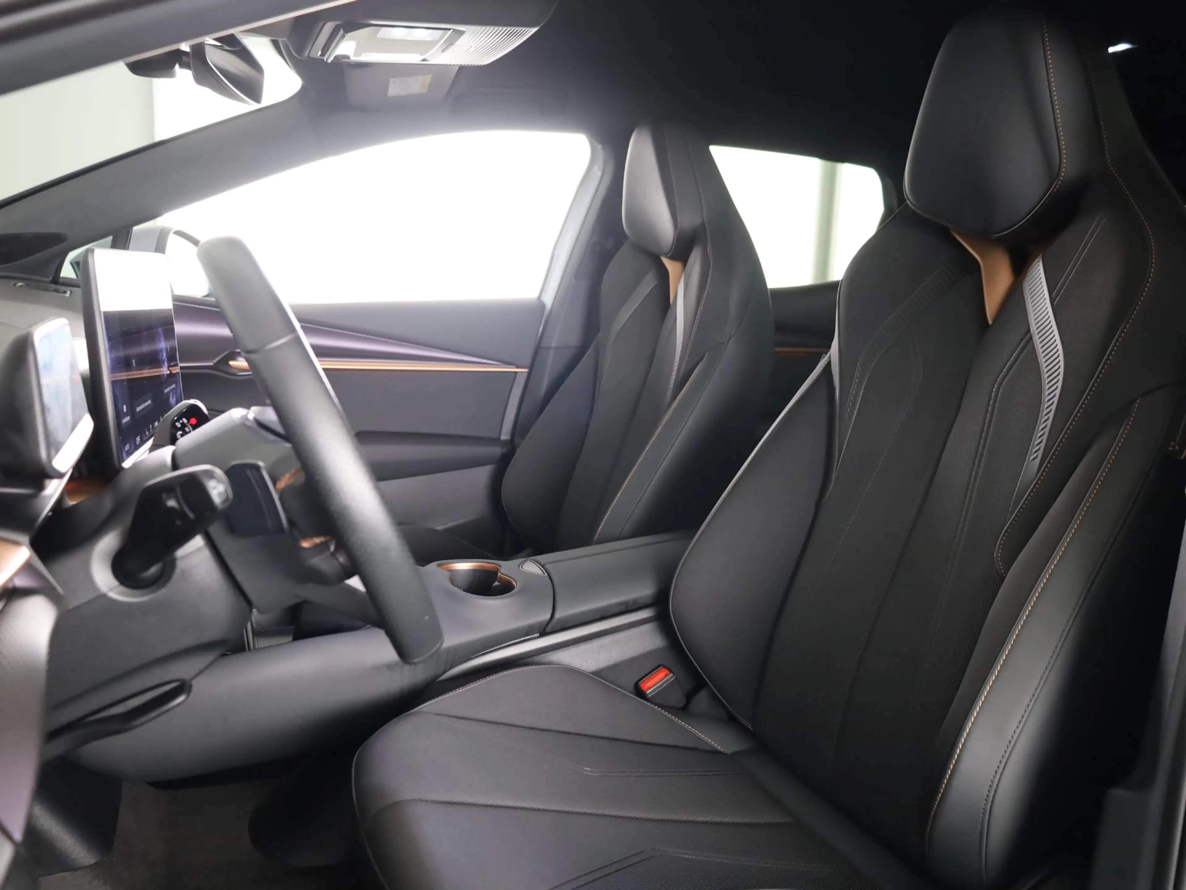 CUPRA Tavascan Business 82 kWh 286 pk | Navigatie | Warmtepomp | — photo 8