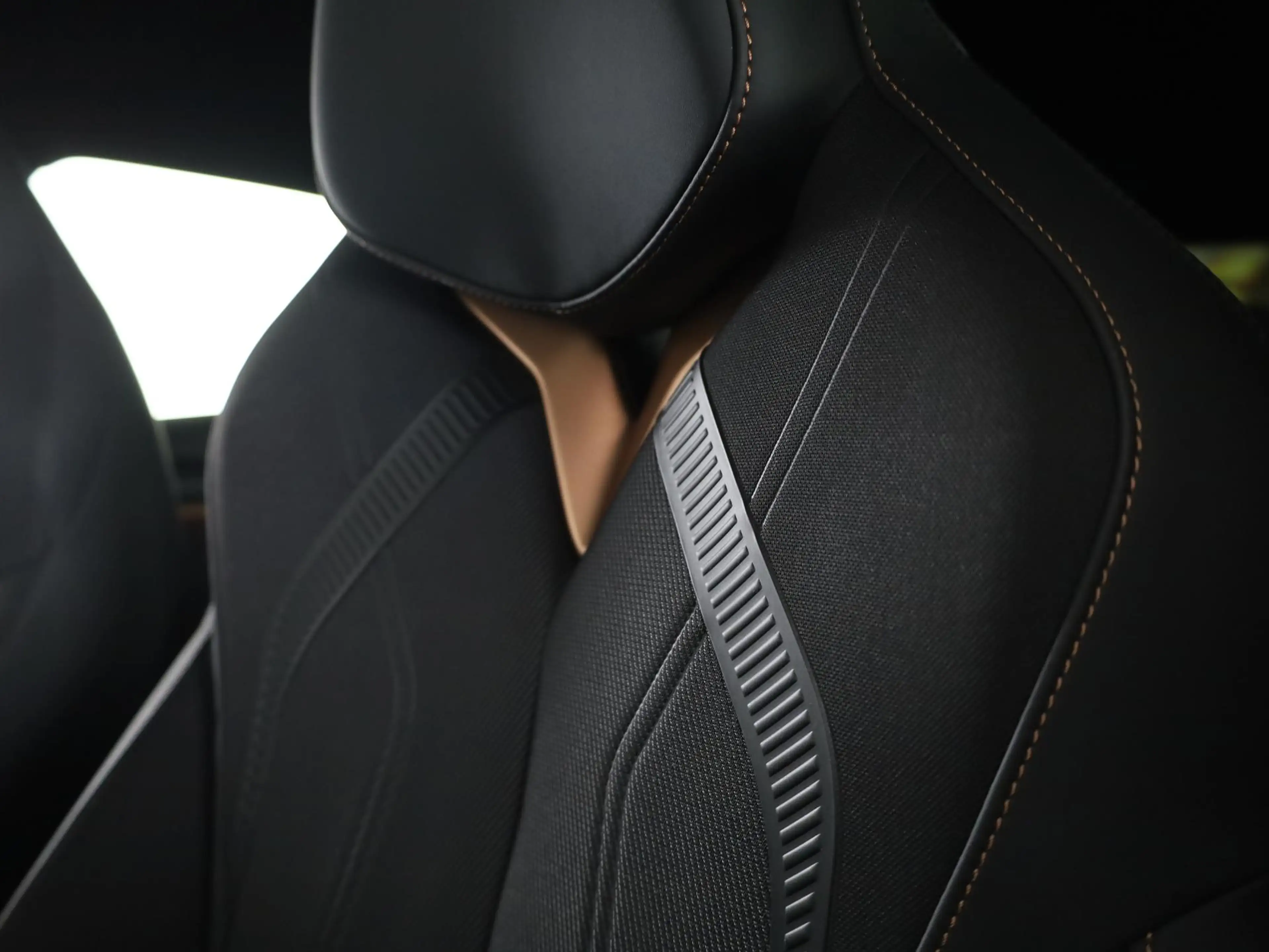 CUPRA Tavascan Business 82 kWh 286 pk | Navigatie | Warmtepomp | — photo 9