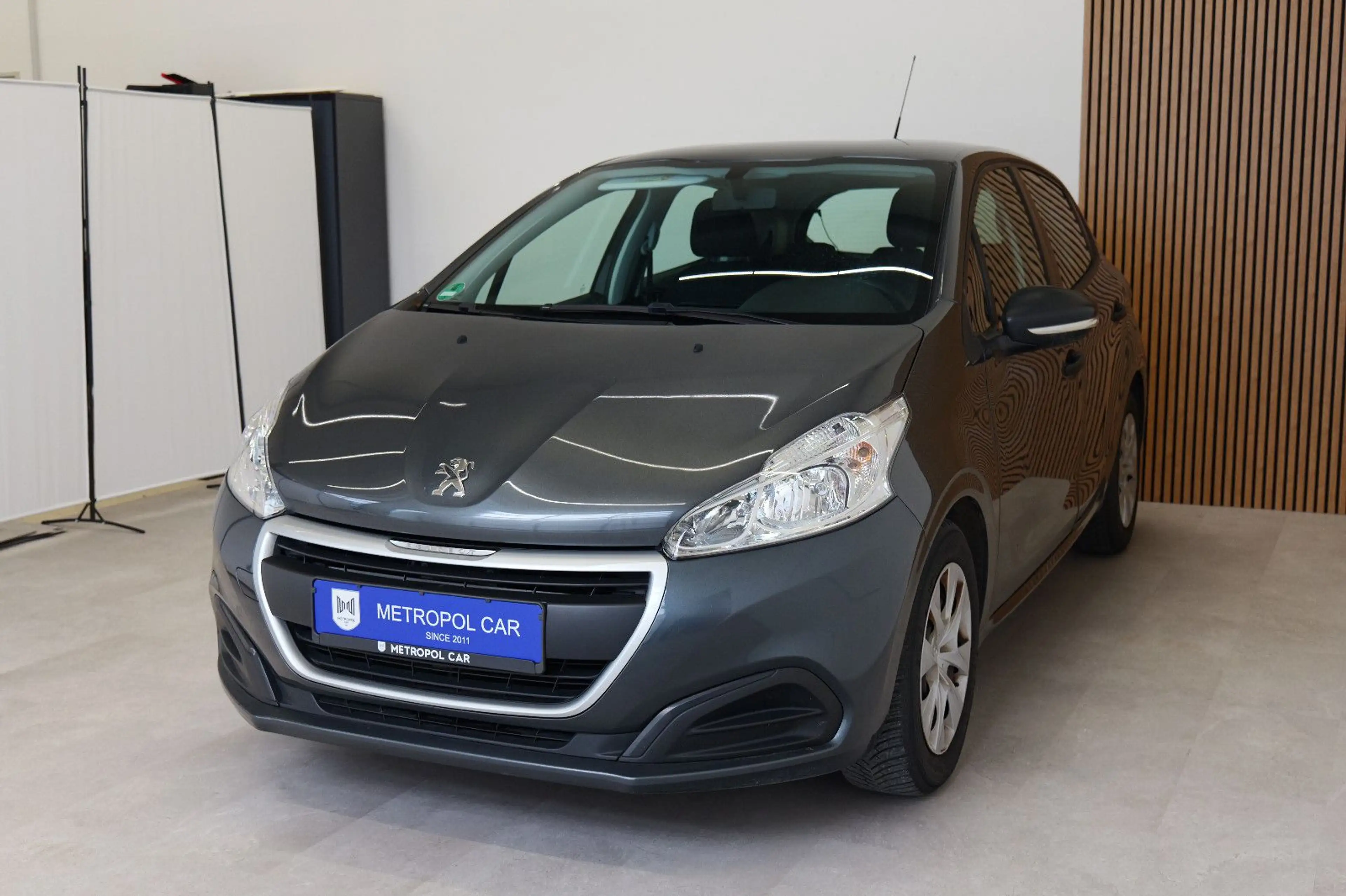 Peugeot 208 1.2 PureTech Access TEMP/KLIMA/ZV+TÜV 07.27 — photo 7