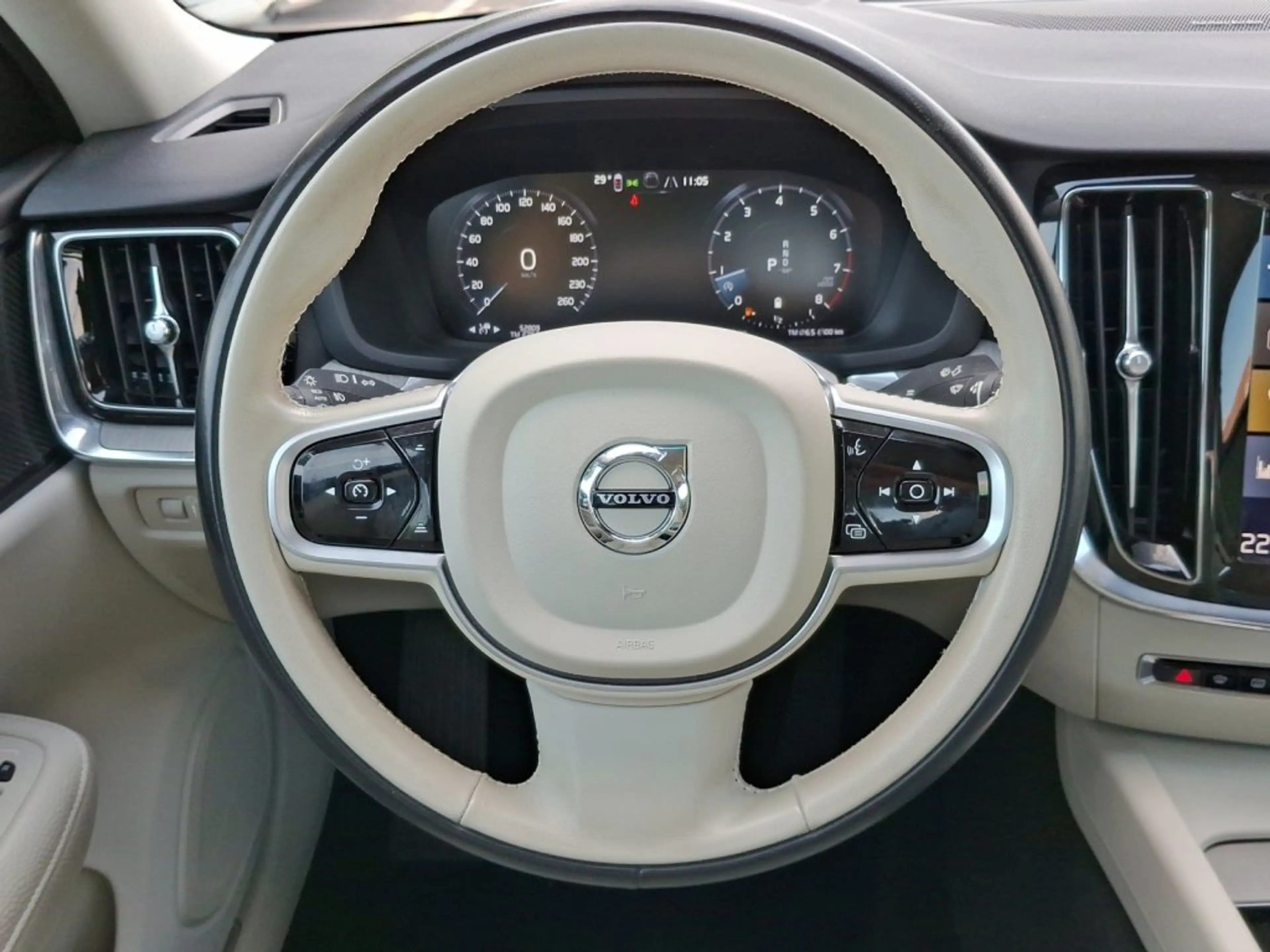 Volvo S60 Inscription, B4 Mild Hybrid — photo 9