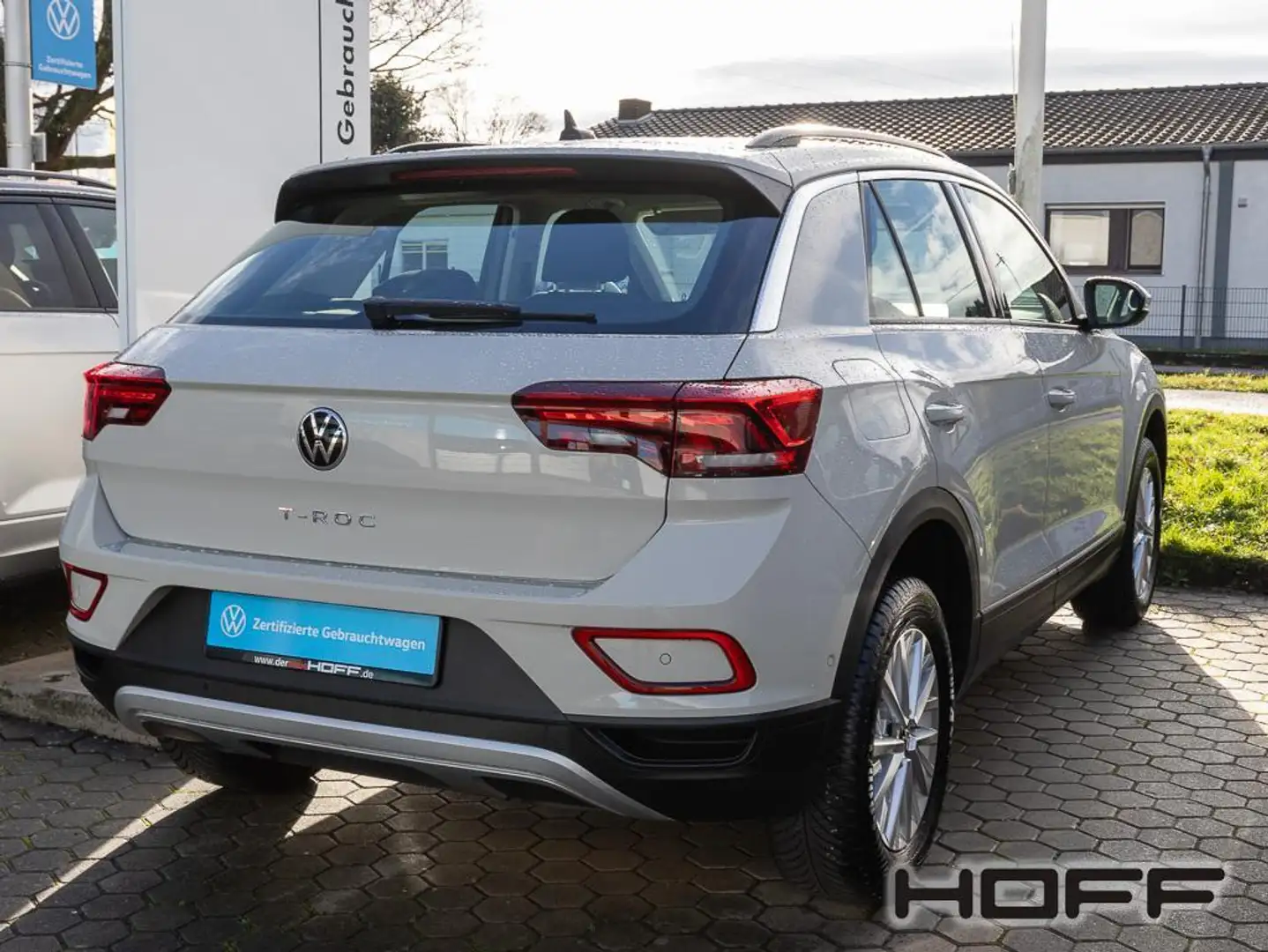 Volkswagen T-Roc 1.5 TSI DSG Life Navi AHK LED Sitzheizung Klima Grey - 2