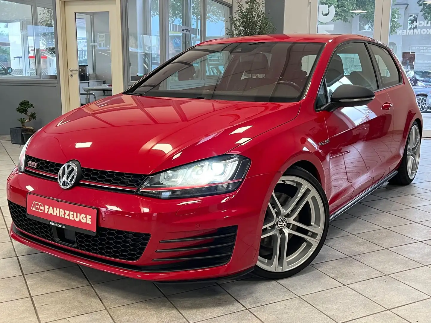 Volkswagen Golf VII GTI Bi-Xenon / ACC / Scheckheft /HU NEU Rot - 1