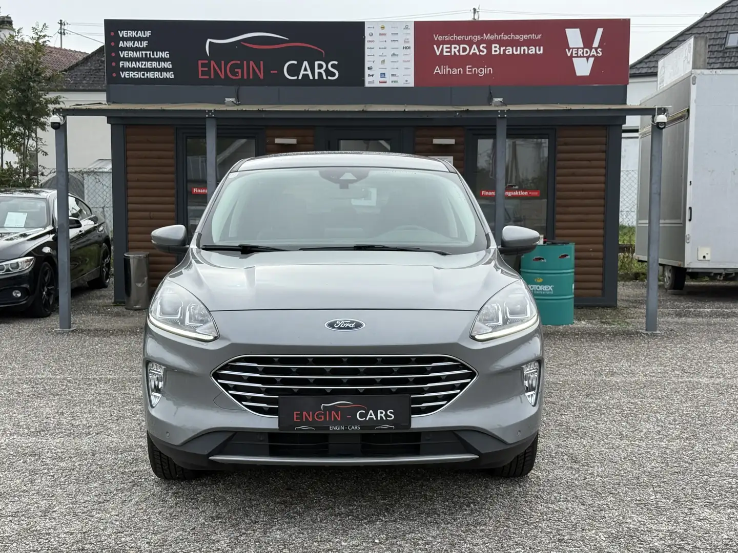 Ford Kuga 2,0 EcoBlue Hybrid Titanium Grau - 2