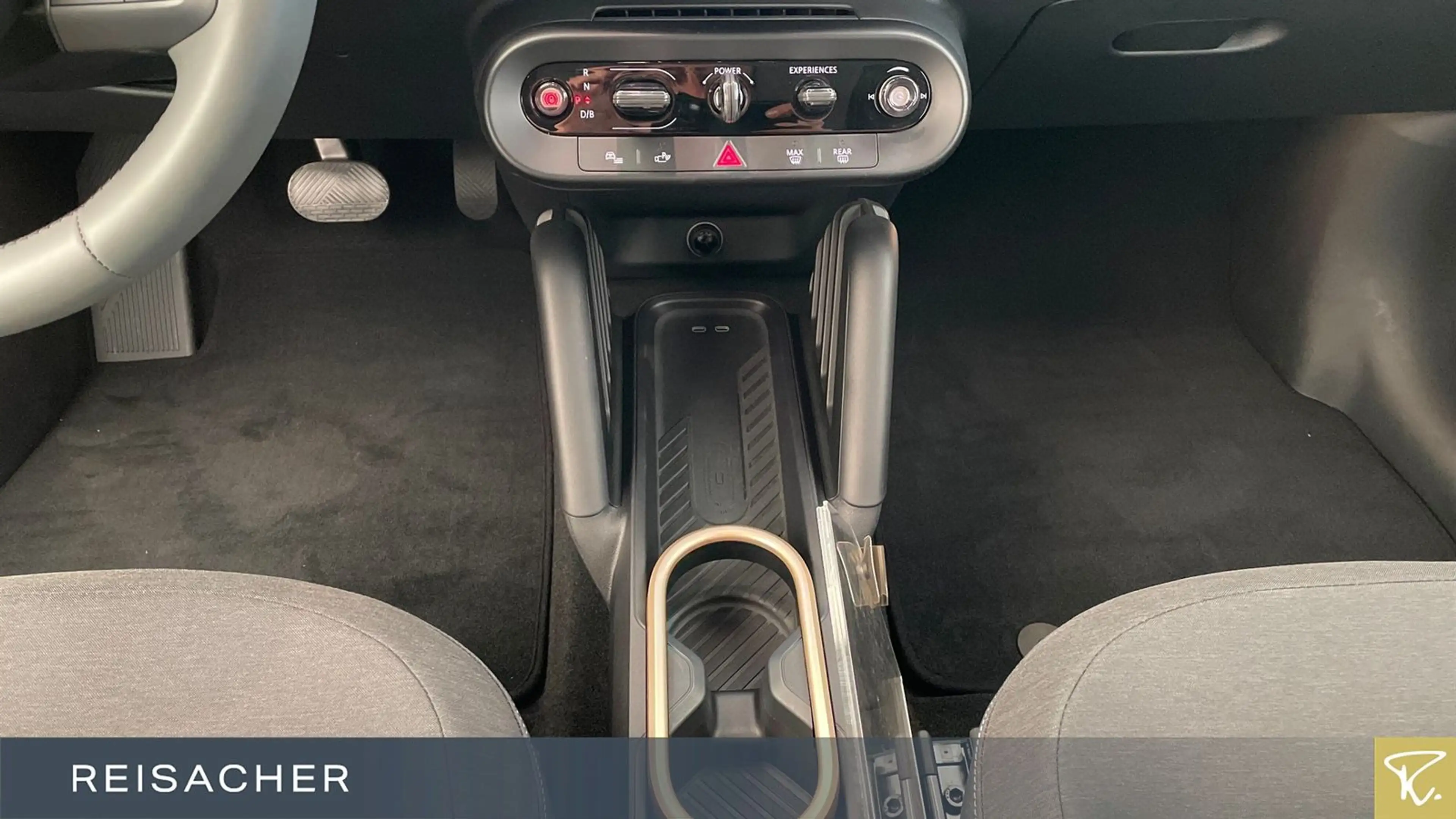 MINI Cooper E A Essential-Trim LED, RFK, — photo 11