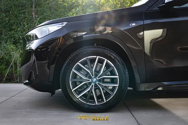 BMW Ix1 view 9