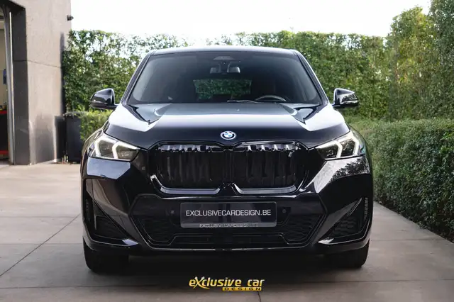 BMW Ix1 view 2