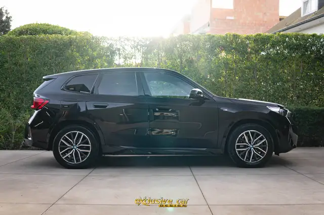 BMW Ix1 view 4