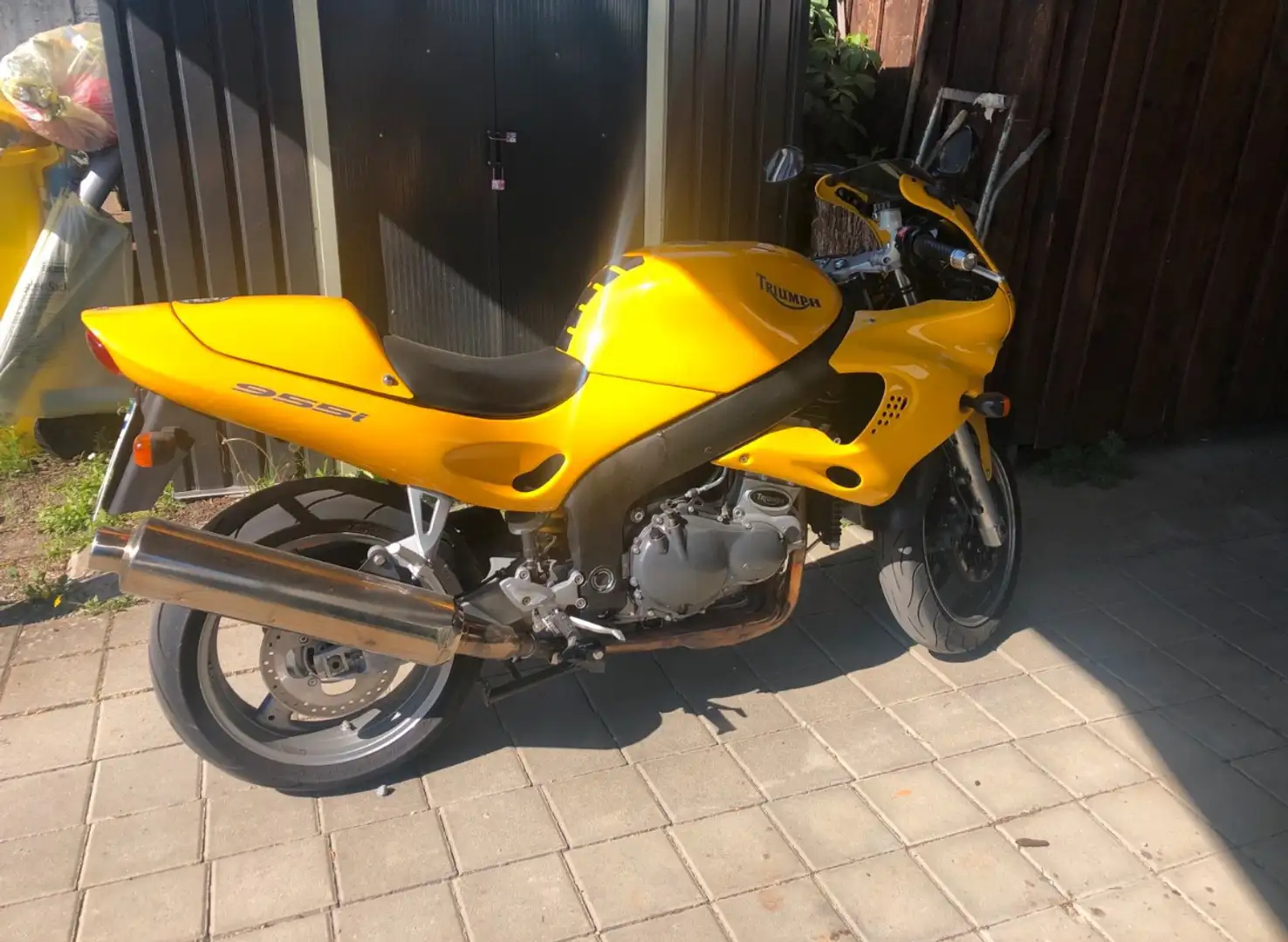 Triumph Sprint RS 955 - 1