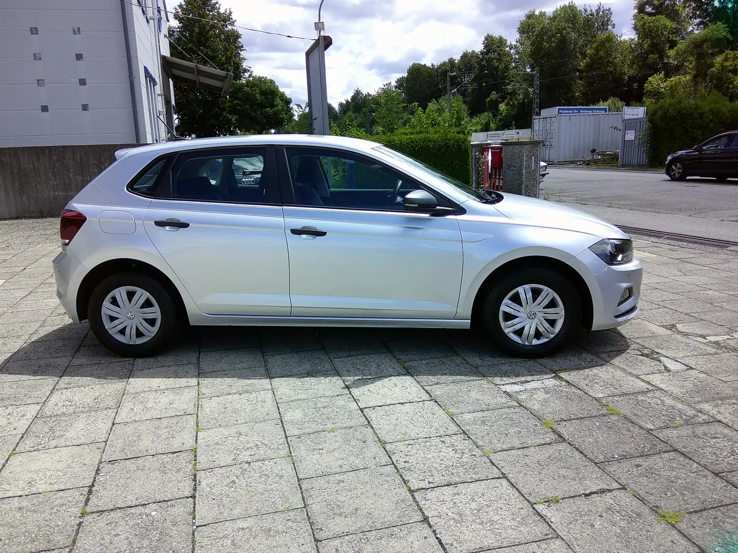 Volkswagen Polo VI Trendline 1.Hand / Navi / Klima Gris - 2