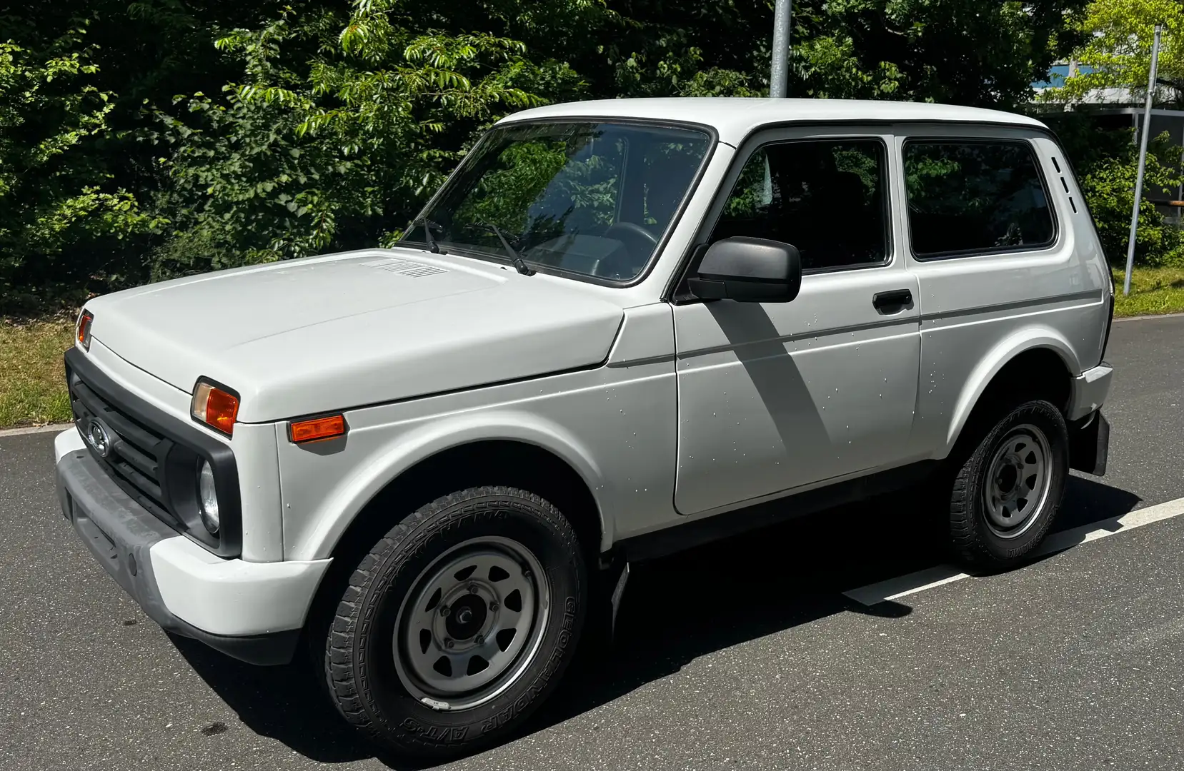 Lada Niva EURO 6 -1.Hand-TÜV NEU Grün - 1