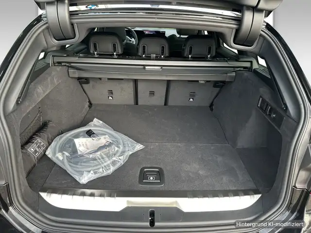 BMW 3 Series view 11