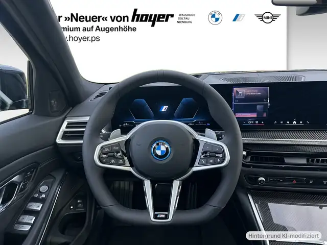 BMW 3 Series view 13