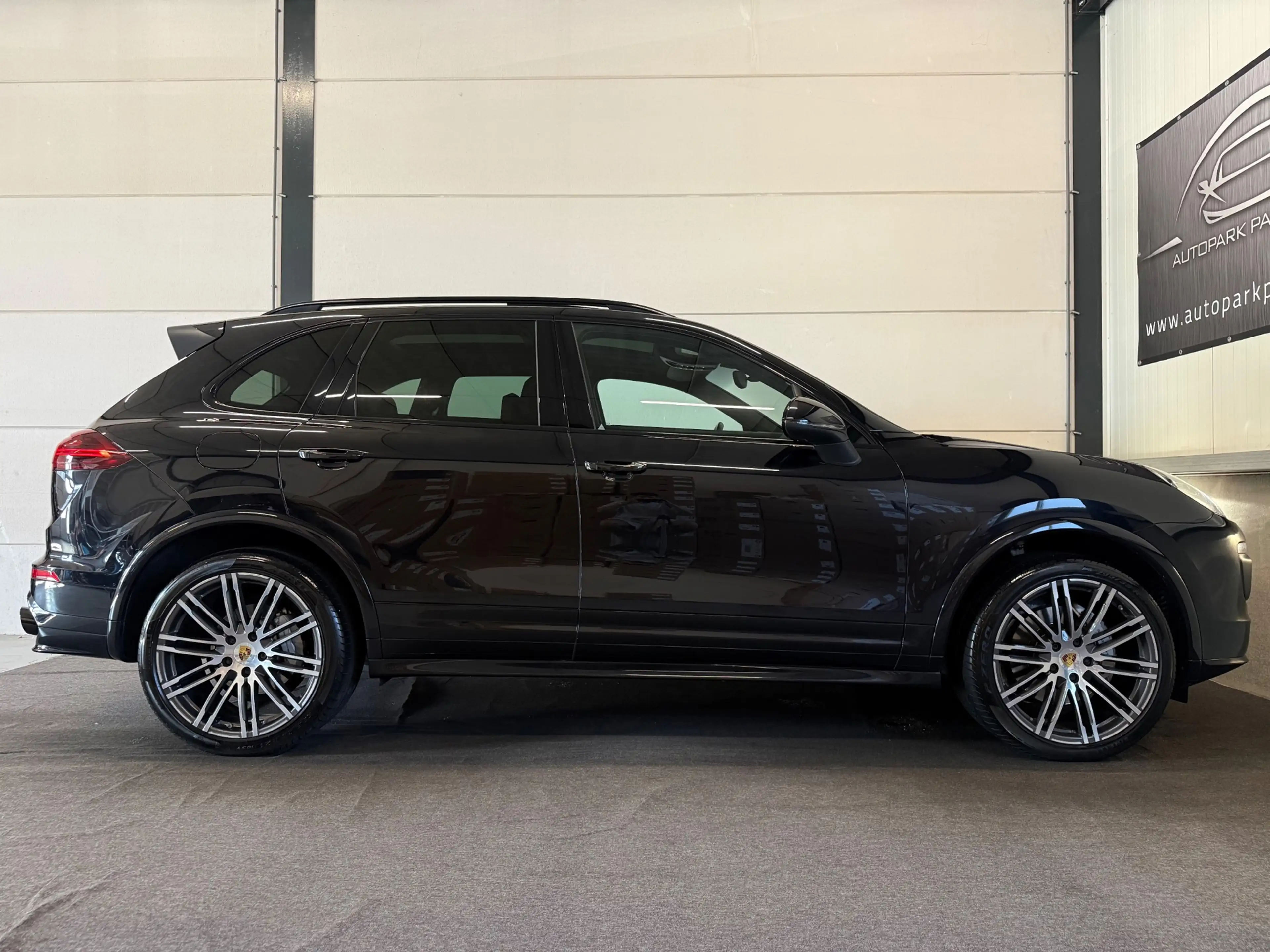 Porsche Cayenne S 4.2 D Pano, Cruise Control, Lederen, 18-Voudige — photo 9