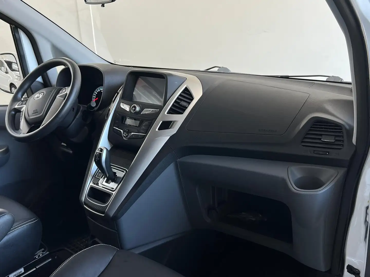 BYD ETP3 45kWh 100% Elektrisch / Nieuw / Uit voorraad lever Wit - 2