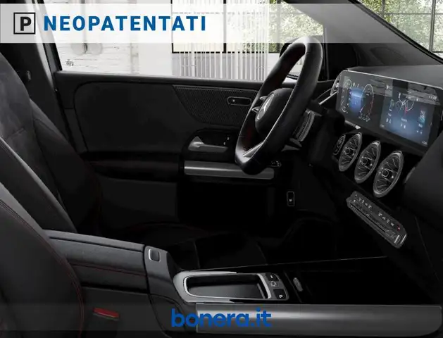 Mercedes-Benz B Class view 7