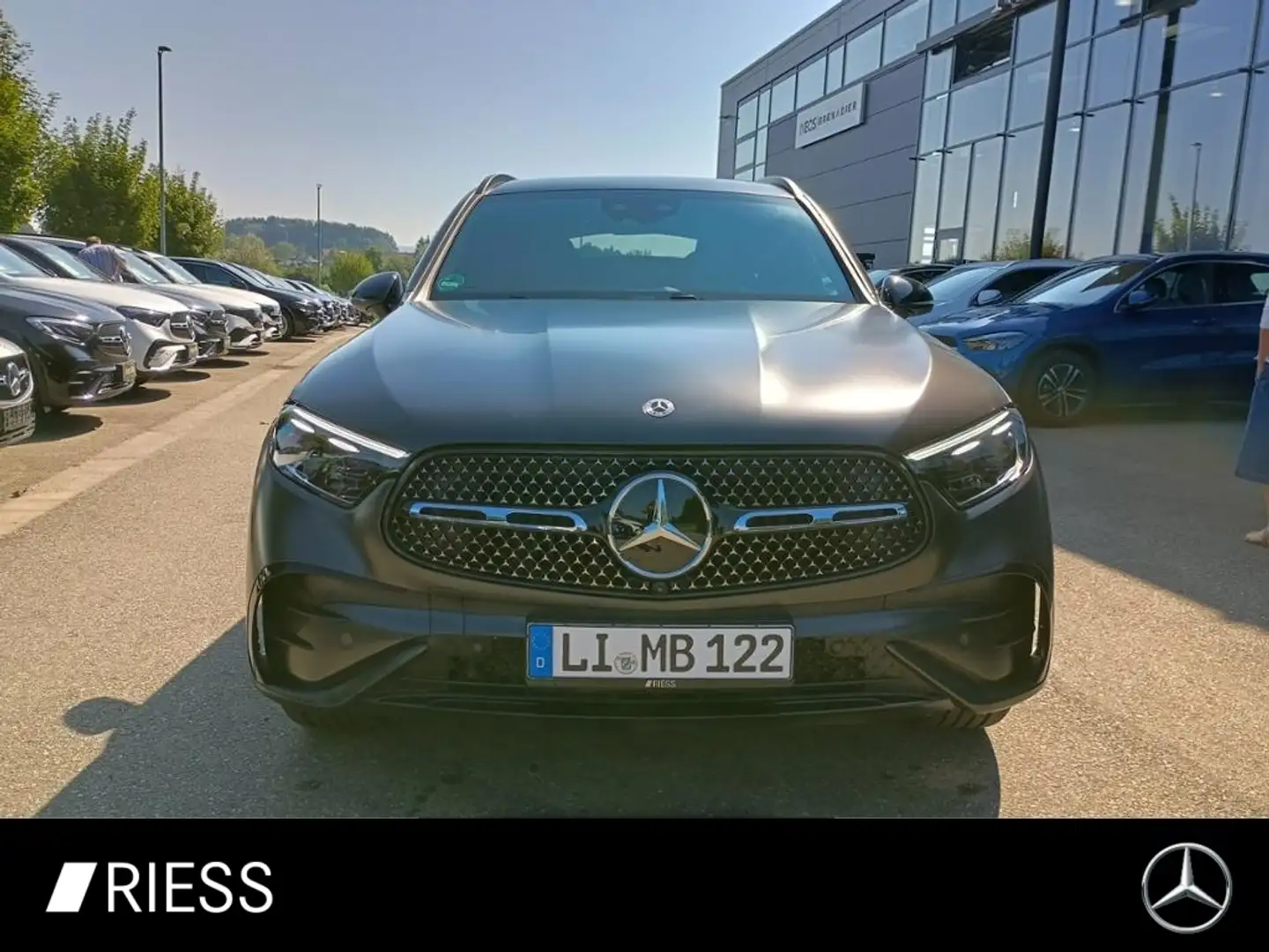 Mercedes-Benz GLC 300 AMG+AHK+DISTRONIC+KEYL+DIGI LIGHT+MEMORY Grau - 1