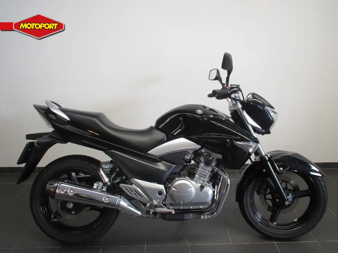 Suzuki Inazuma 250 Fekete - 1