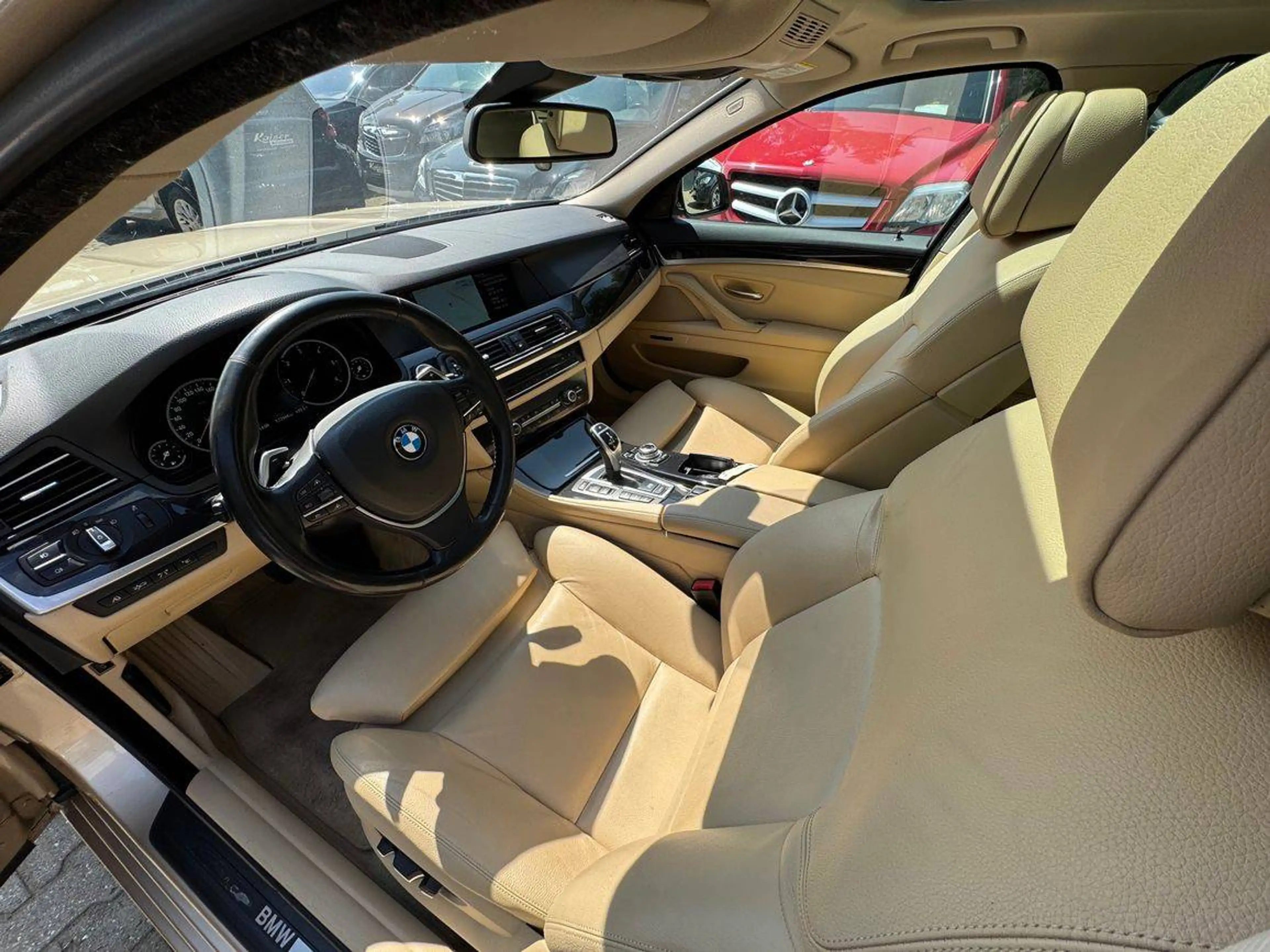 BMW 535 d xDrive-Top Extras-Historie-außergewöhnliche Ausstattung — photo 13