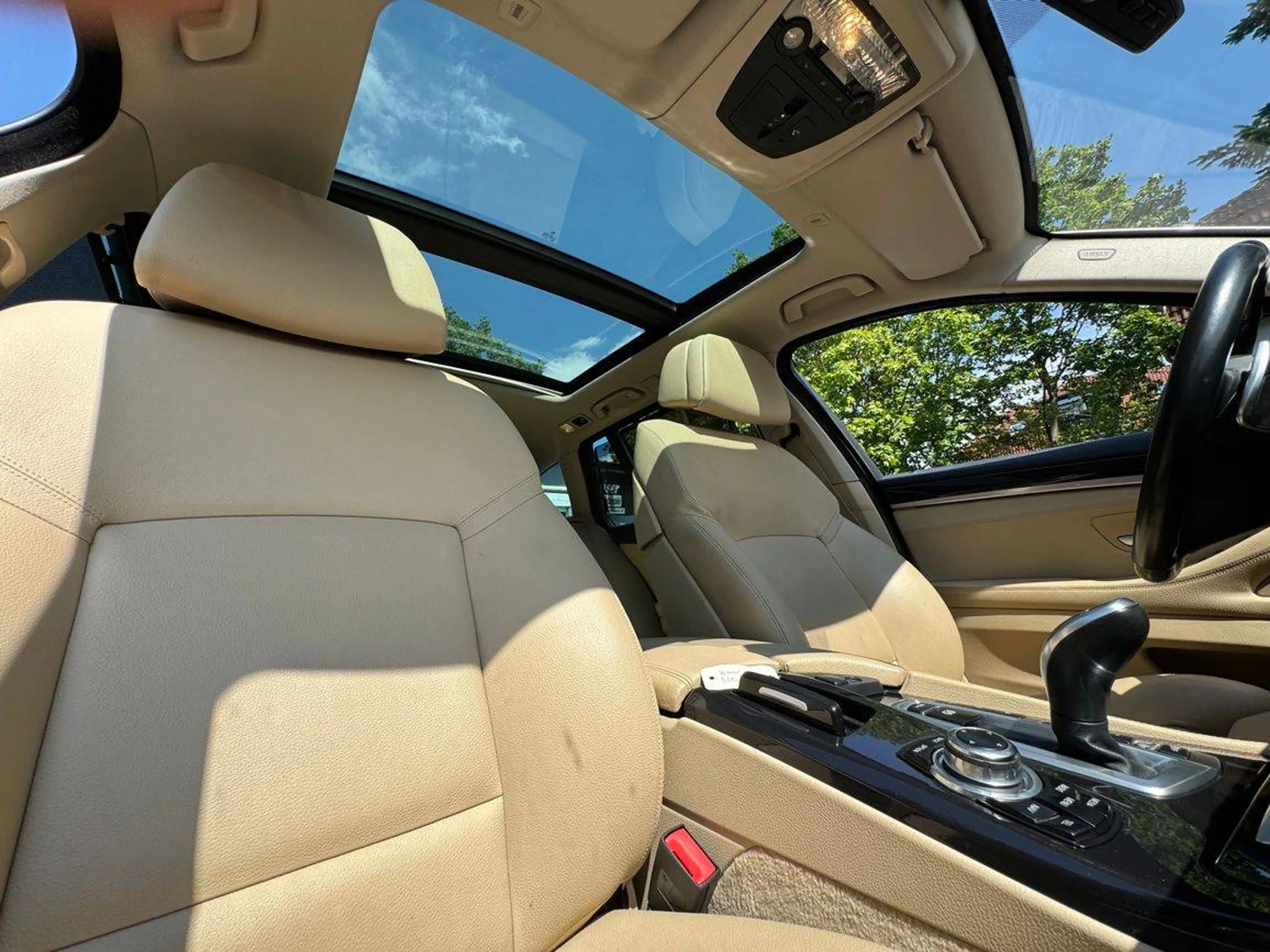 BMW 535 d xDrive-Top Extras-Historie-außergewöhnliche Ausstattung — photo 14