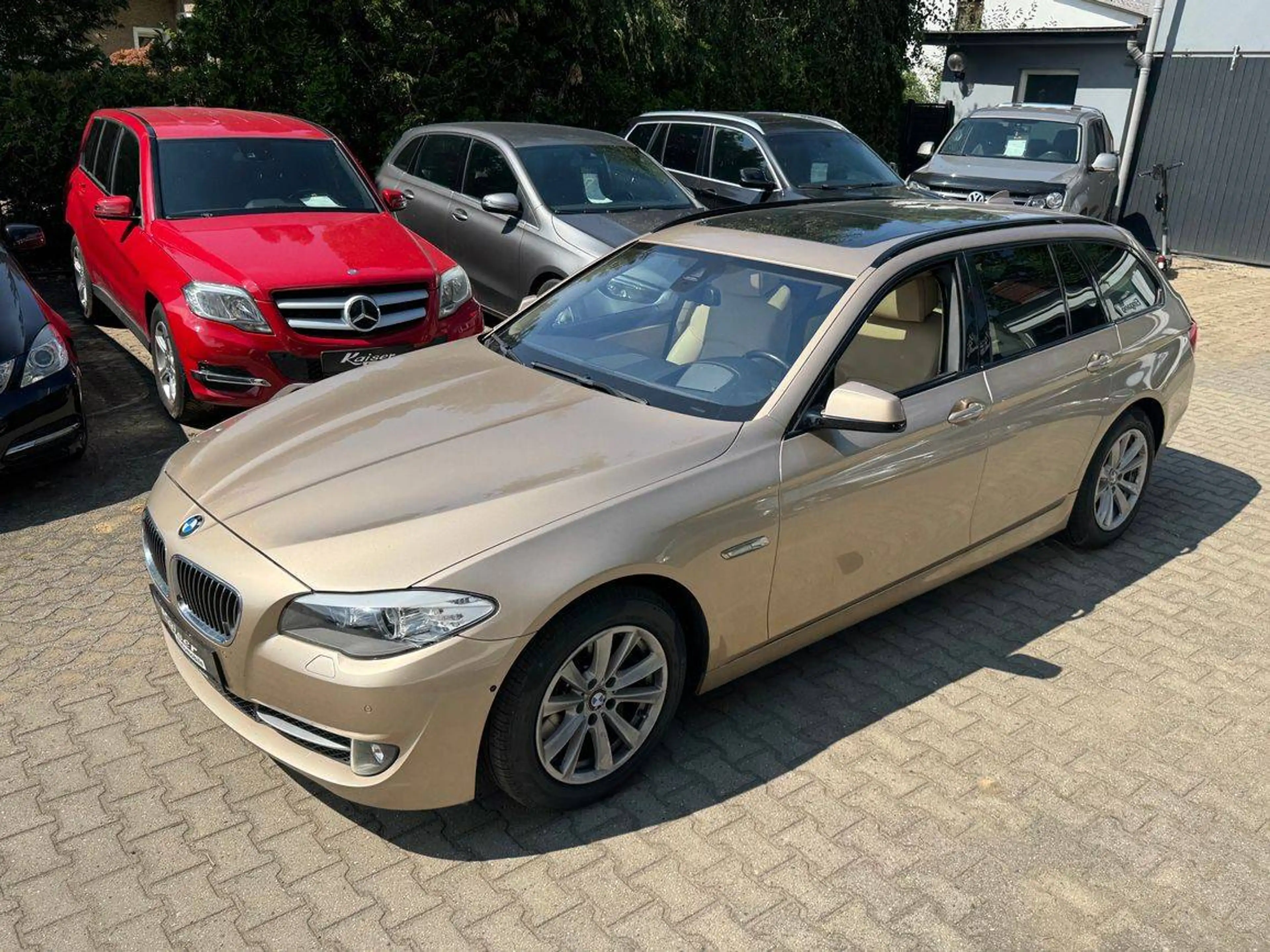 BMW 535 d xDrive-Top Extras-Historie-außergewöhnliche Ausstattung — photo 8