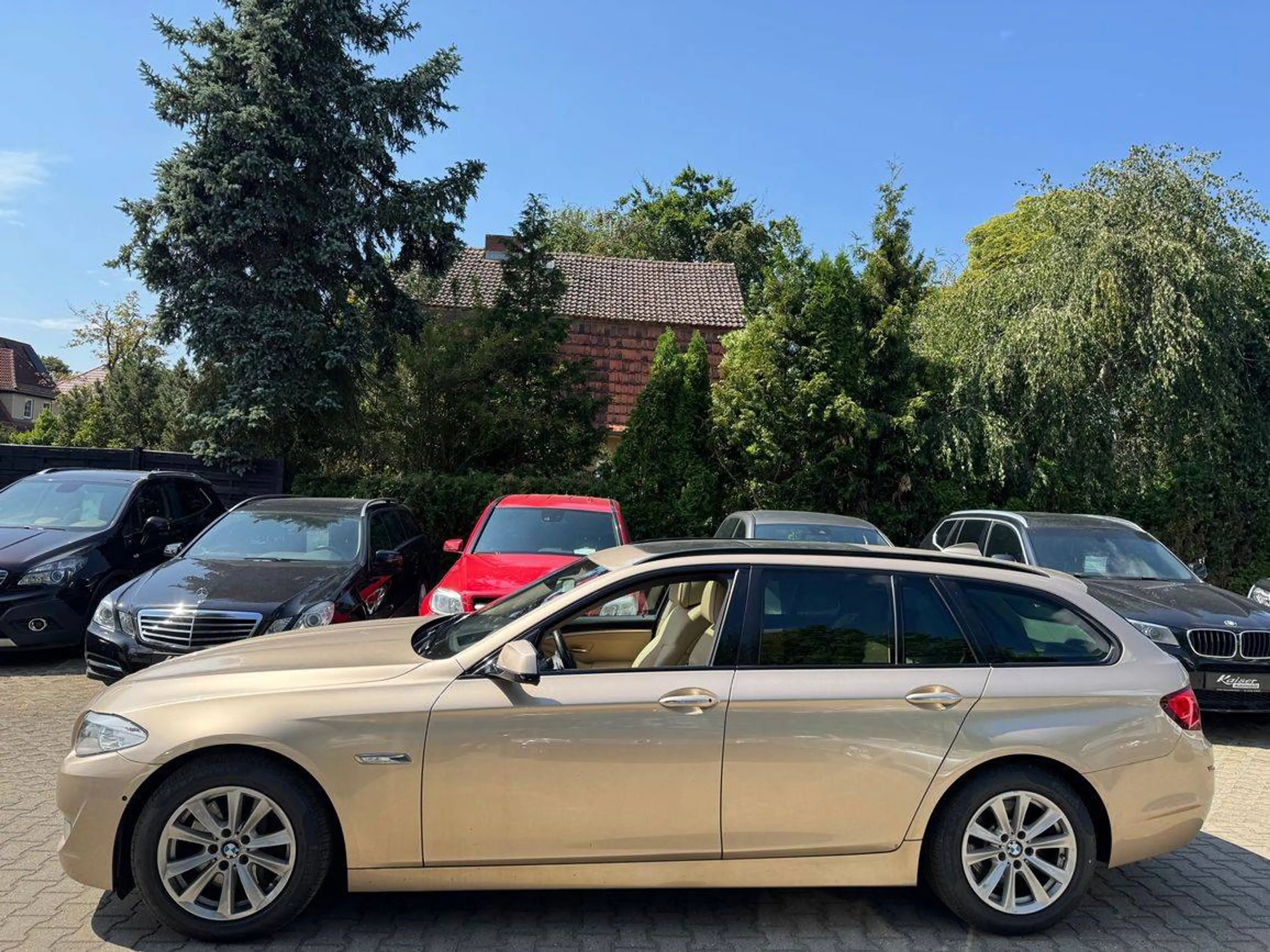 BMW 535 d xDrive-Top Extras-Historie-außergewöhnliche Ausstattung — photo 7