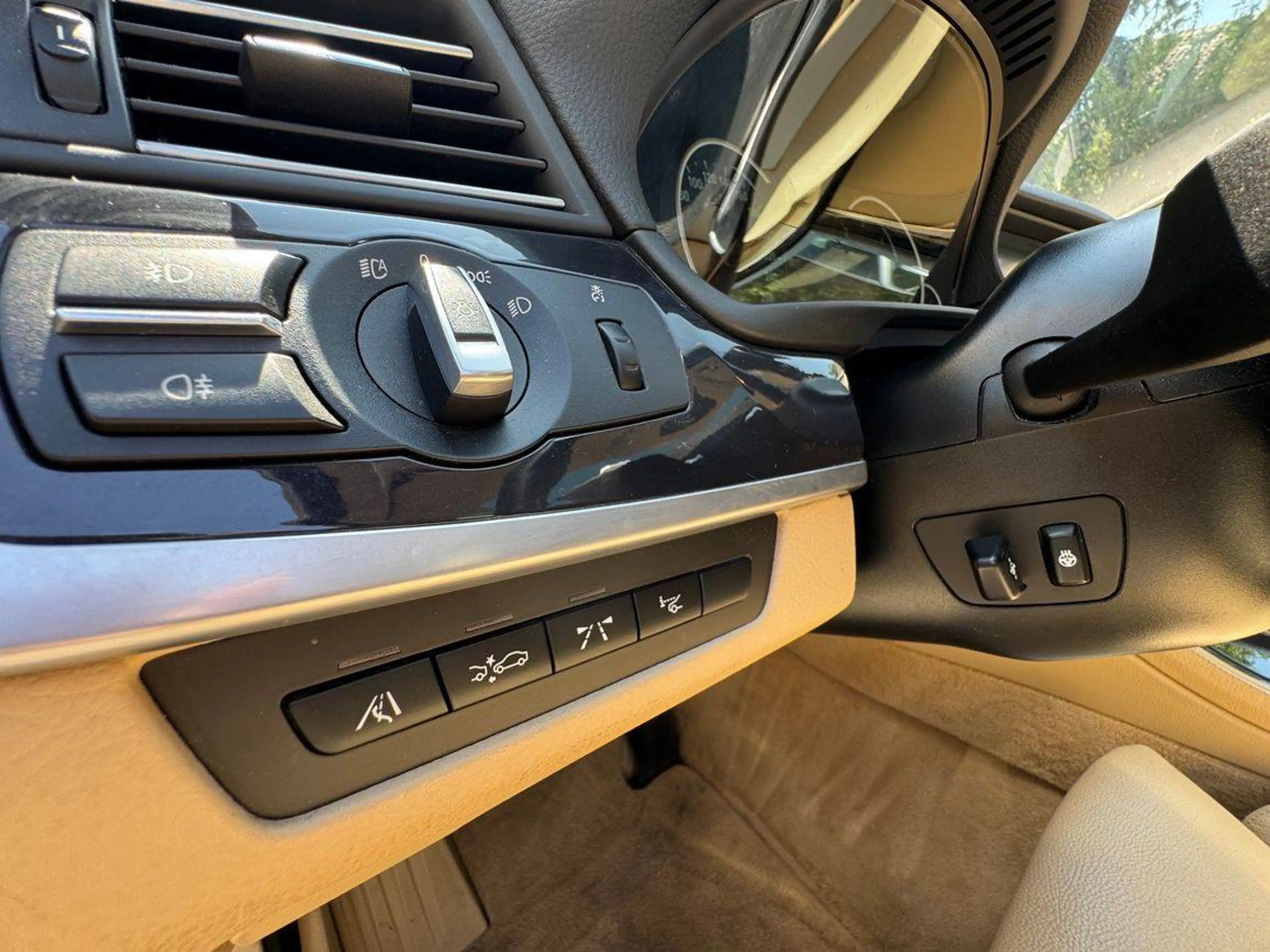 BMW 535 d xDrive-Top Extras-Historie-außergewöhnliche Ausstattung — photo 4