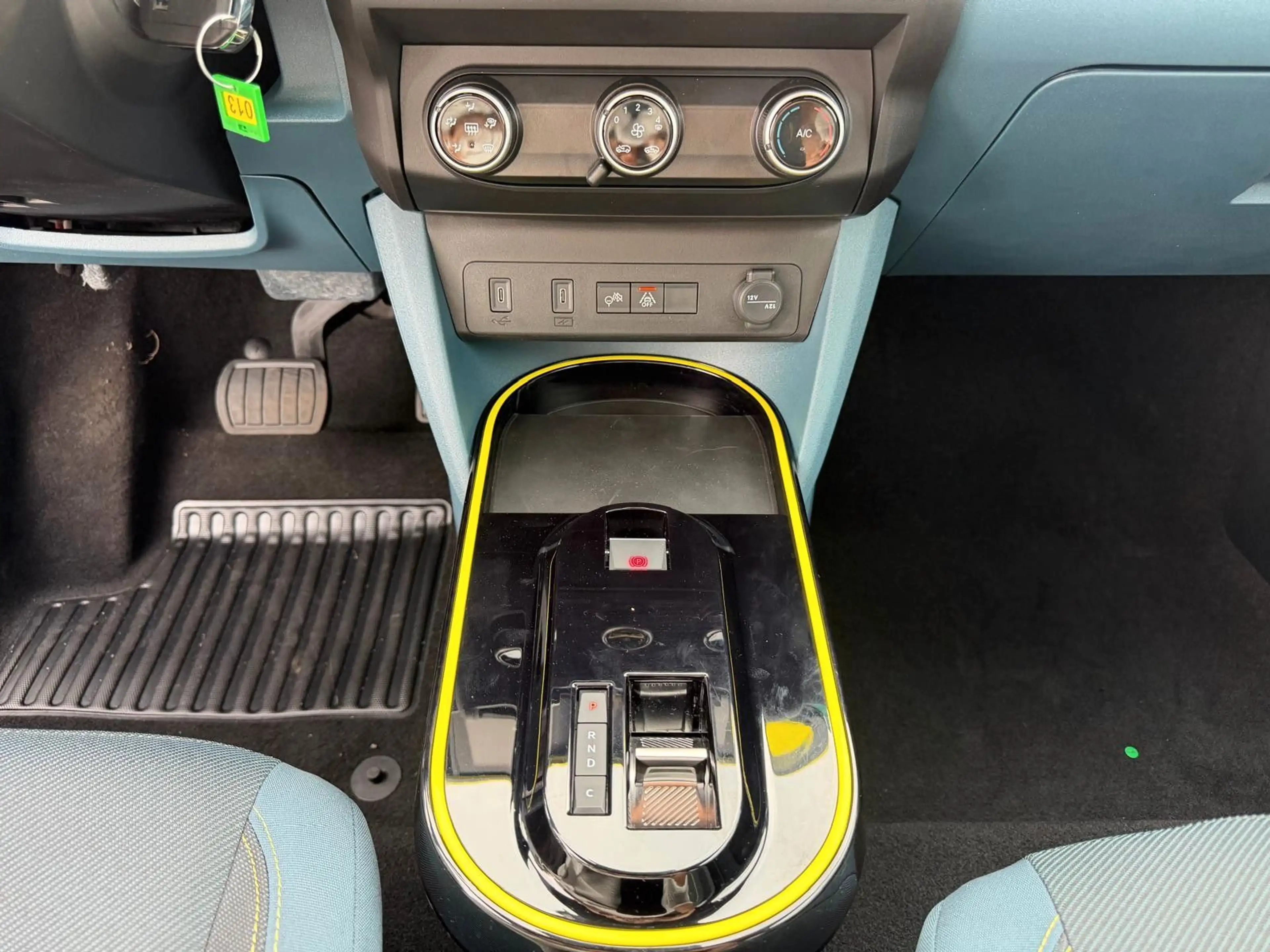 Fiat Grande Panda Elektro 83 kW Icon — photo 10