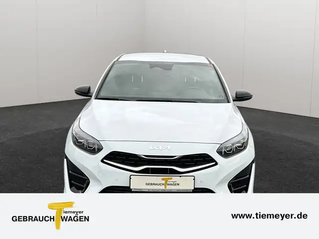 Kia Ceed view 2