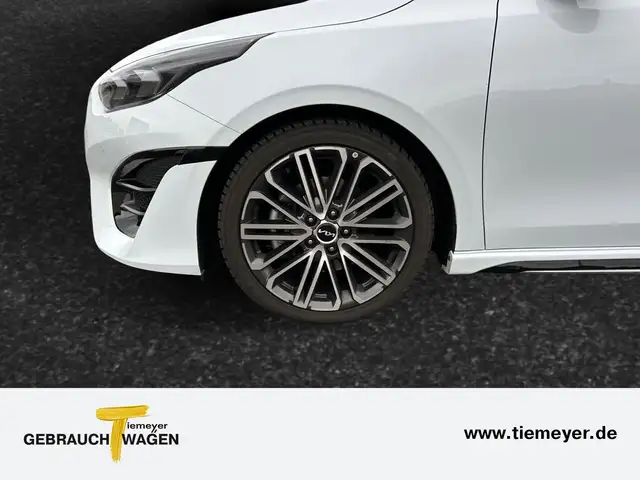 Kia Ceed view 9