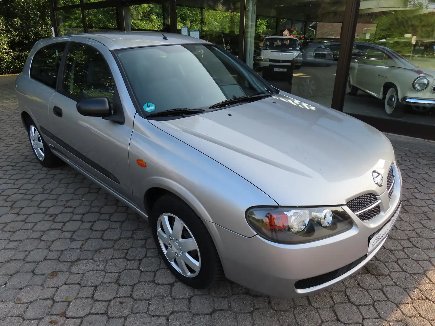 Nissan Almera 1.5 Visia *nur 75 TKM*1.Hand*HU neu*Klima*GJ-Rfn.* Argent - 1