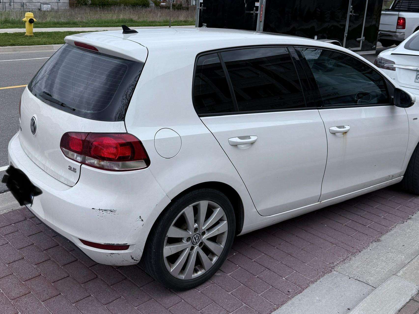 2013 Volkswagen Golf Wolfsburg Edition alt 4