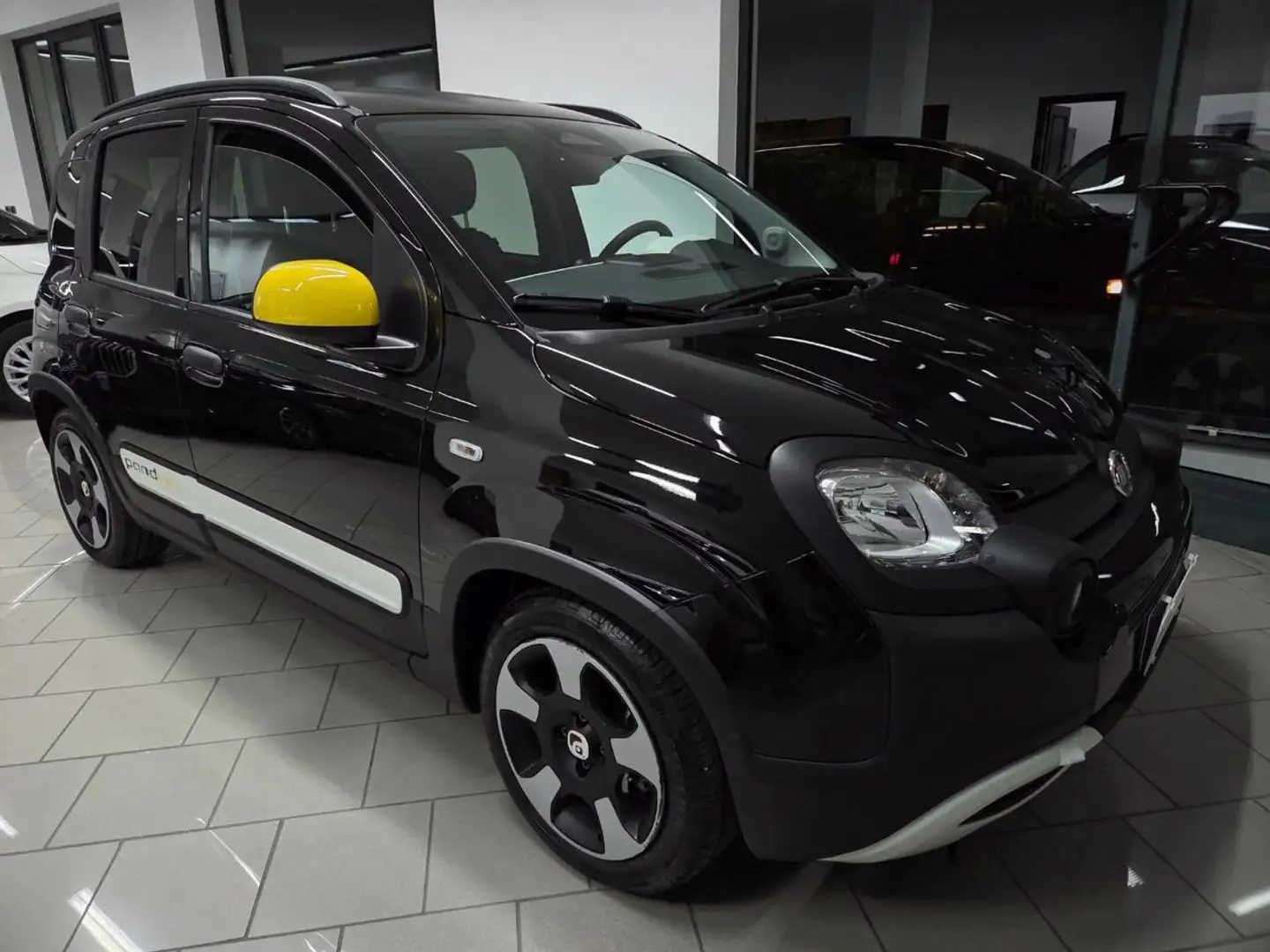 Fiat Panda 1.0 FireFly S&S Hybrid Pandina Nero - 1