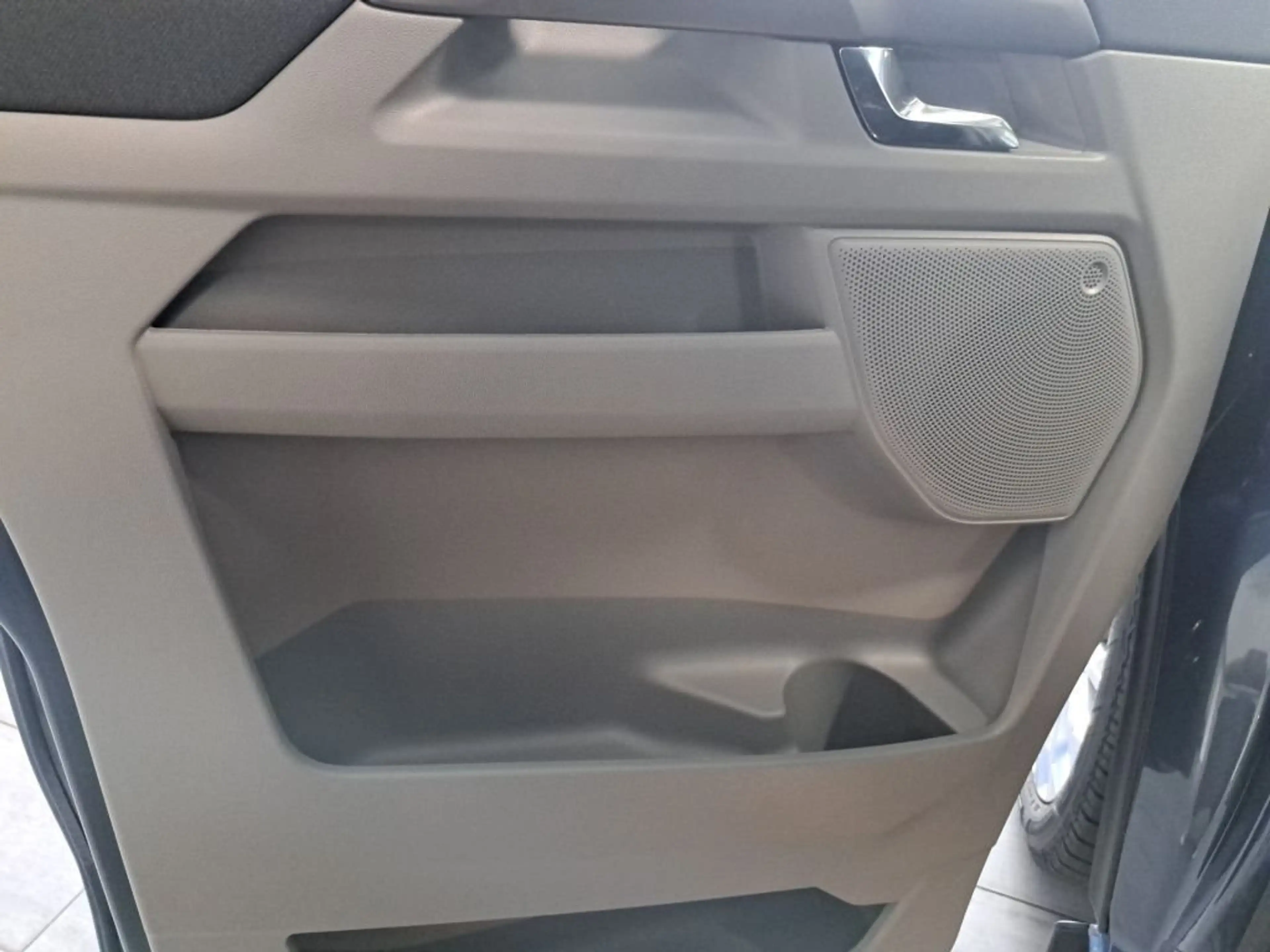 Ford Nugget Nugget 320 L1 VA Autm. Titanium — photo 9