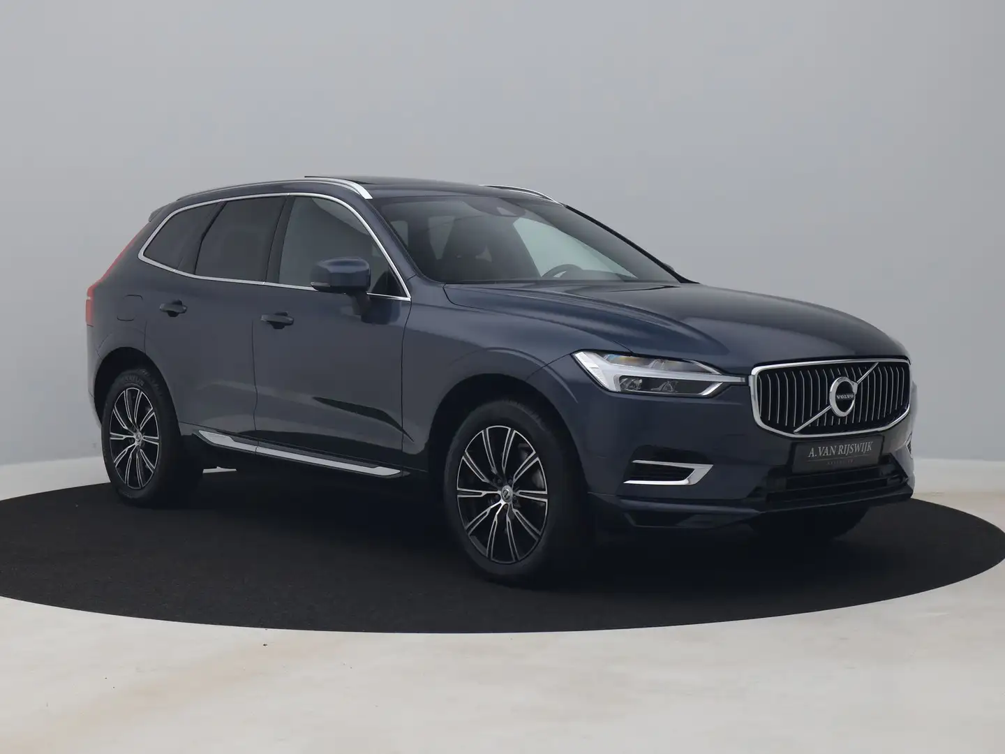 Volvo XC60 2.0 Recharge T6 AWD Inscription | PANO | ADAPTIVE Blauw - 2