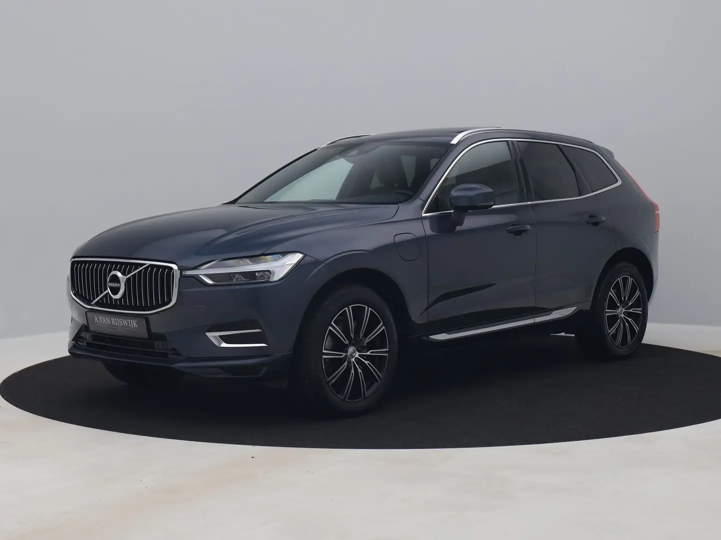 Volvo XC60 2.0 Recharge T6 AWD Inscription | PANO | ADAPTIVE Blauw - 1