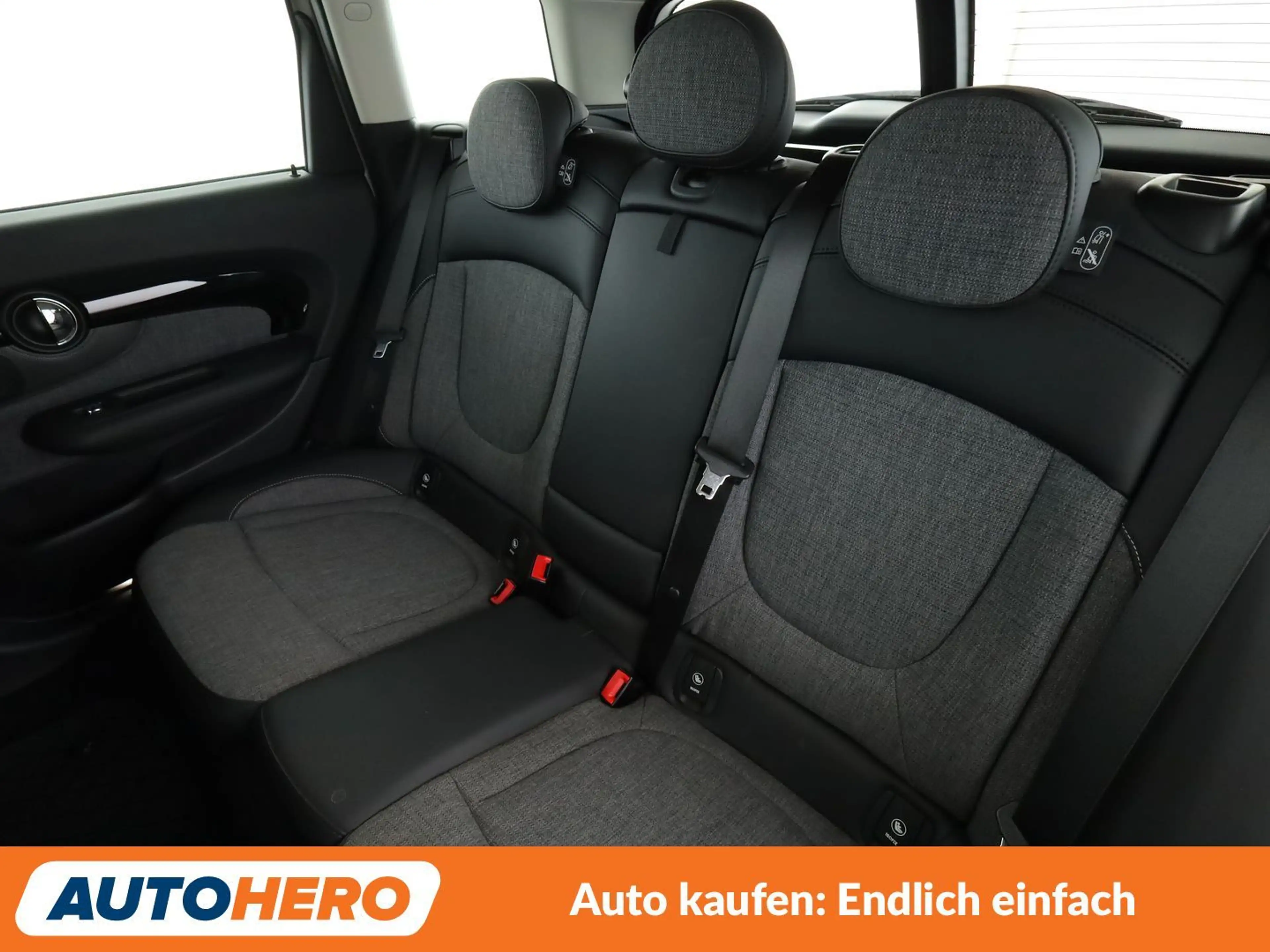 MINI Cooper Clubman Cooper Classic Trim Aut.*NAVI*LED*TEMPO*CAM*PDC* — photo 14
