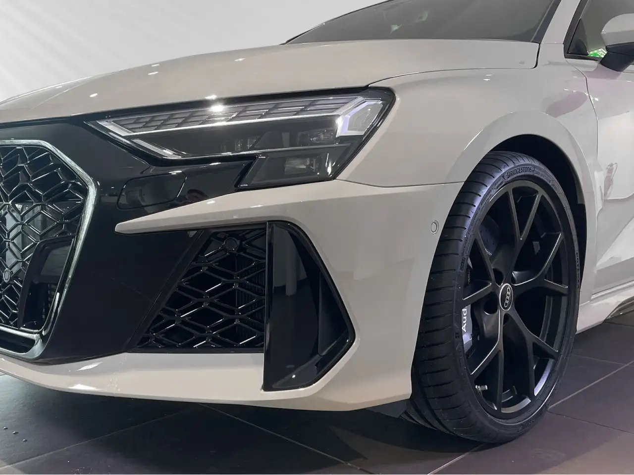 Audi RS3 Limousine TFSI S-tronic Matrix-LED Leder Klima 6