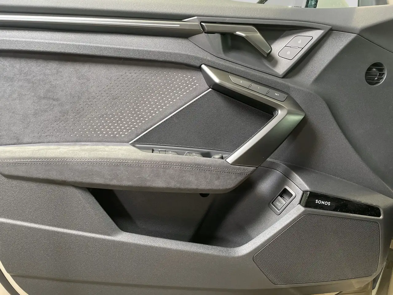 Audi RS3 Limousine TFSI S-tronic Matrix-LED Leder Klima 14