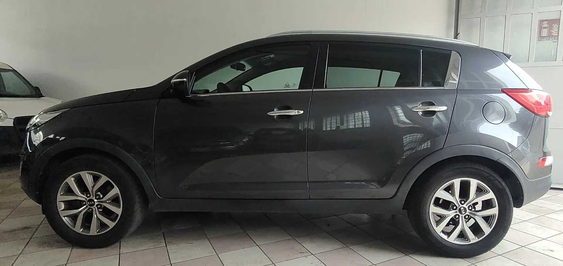 Kia Sportage 1.6 ECO GPL 2WD Cool Grigio - 2
